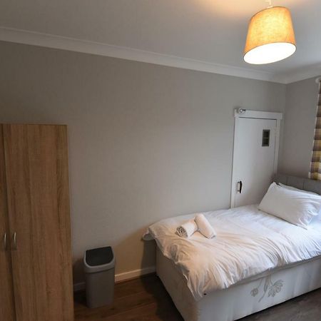 Sighthill 3 Bedrooms With Private Garden エディンバラ エクステリア 写真