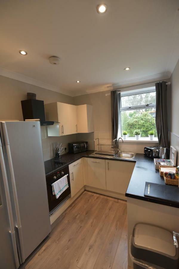 Sighthill 3 Bedrooms With Private Garden エディンバラ エクステリア 写真