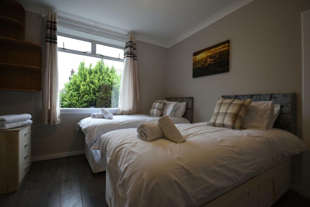 Sighthill 3 Bedrooms With Private Garden エディンバラ エクステリア 写真